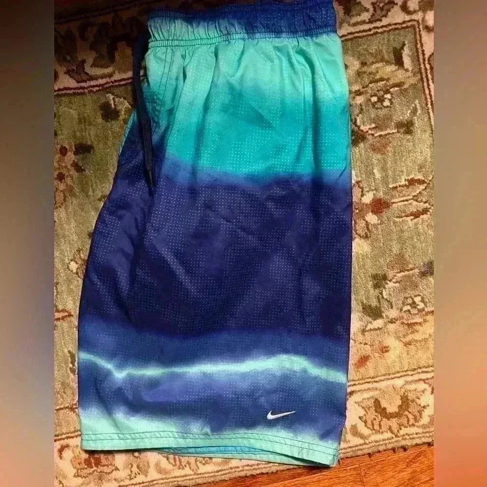 Men’s Size XL Nike Swim Trunks